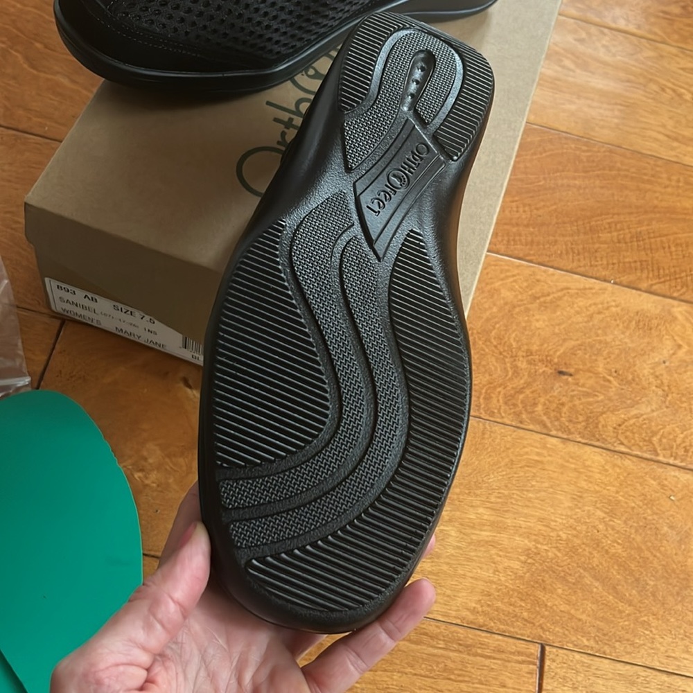 NEW IN BOX Orthofeet women's black Mary Jane's - Picture 2 of 7